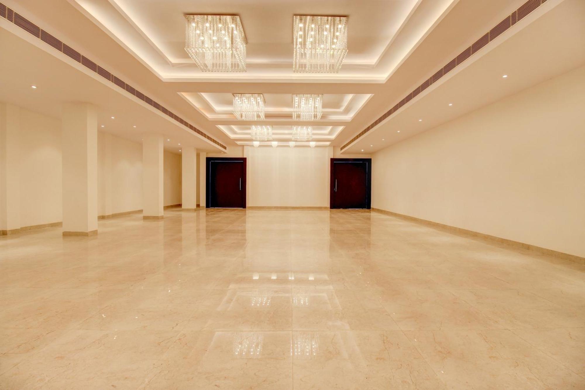 Super Townhouse Oak Aurelia Grand Hotel Lucknow Exterior photo