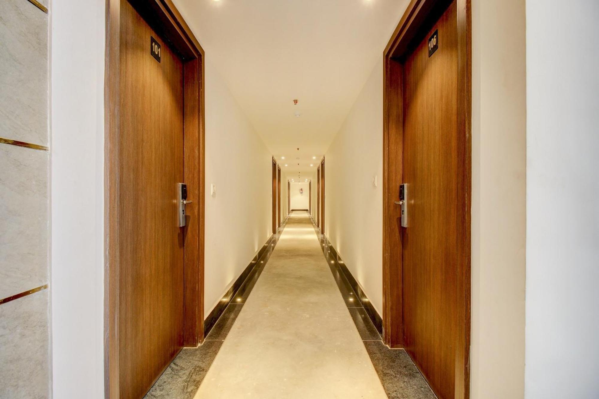 Townhouse Oak Aurelia Grand Hotel Lucknow Exterior photo