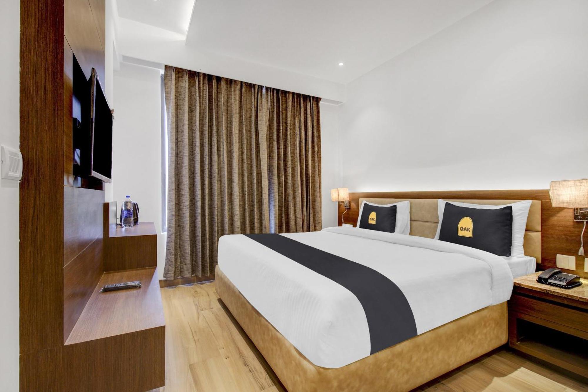 Super Townhouse Oak Aurelia Grand Hotel Lucknow Exterior photo