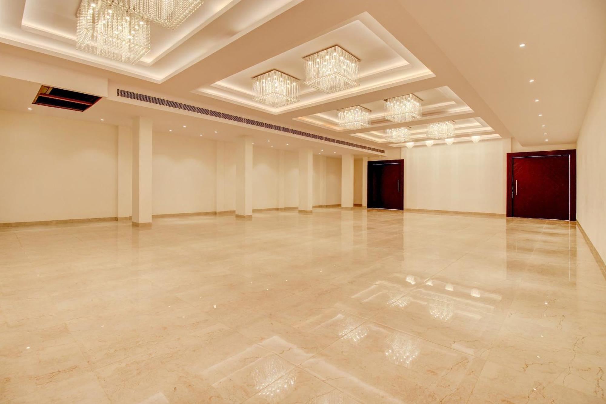 Super Townhouse Oak Aurelia Grand Hotel Lucknow Exterior photo