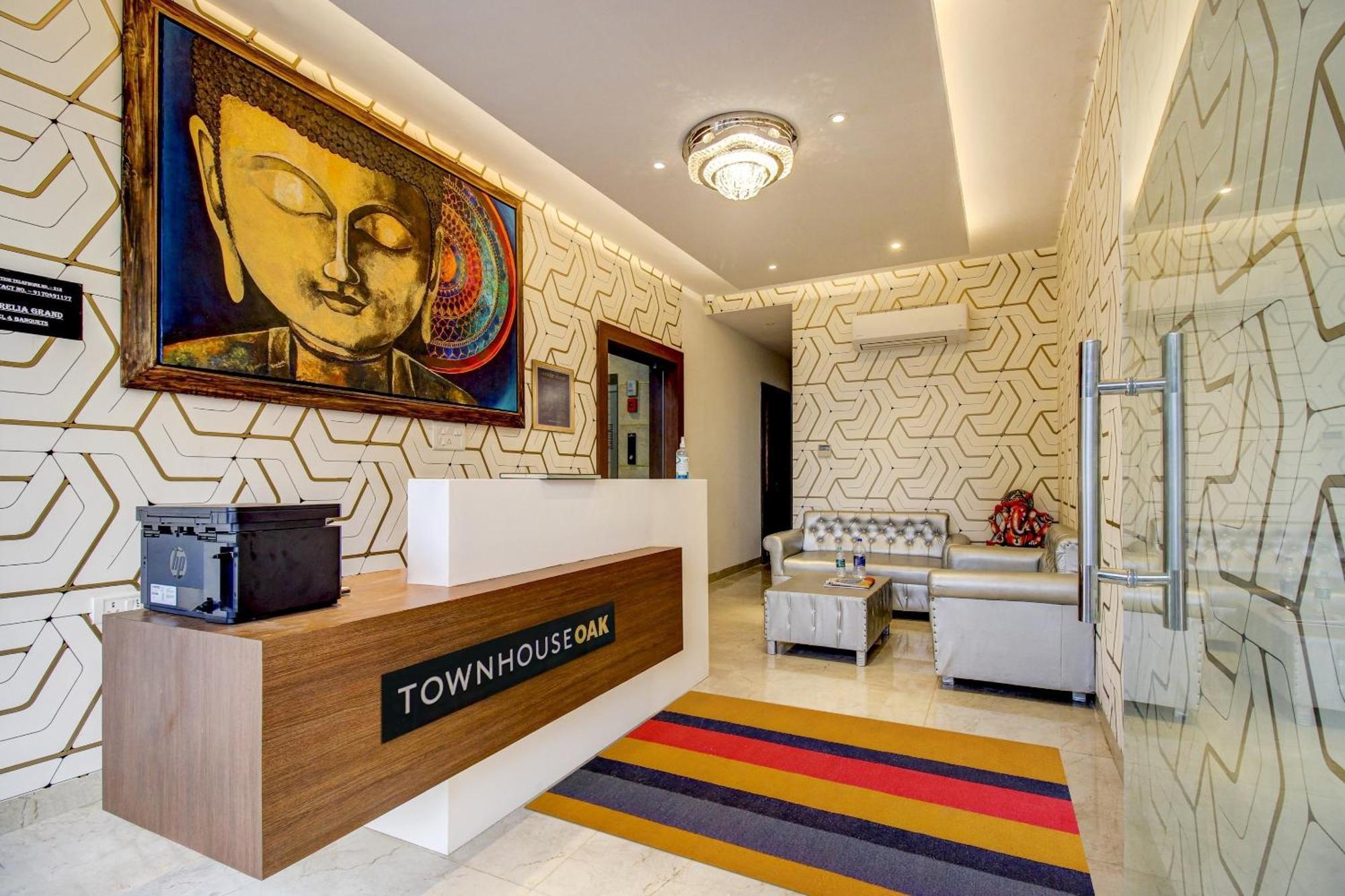 Super Townhouse Oak Aurelia Grand Hotel Lucknow Exterior photo