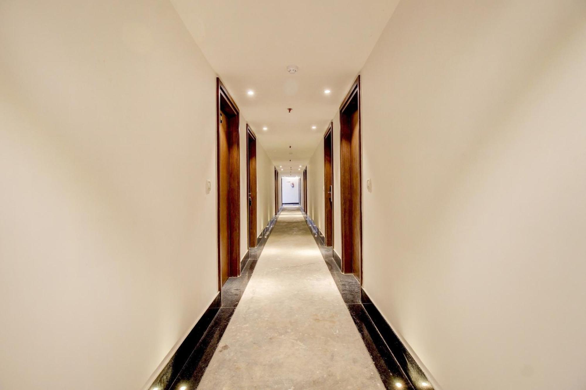 Super Townhouse Oak Aurelia Grand Hotel Lucknow Exterior photo